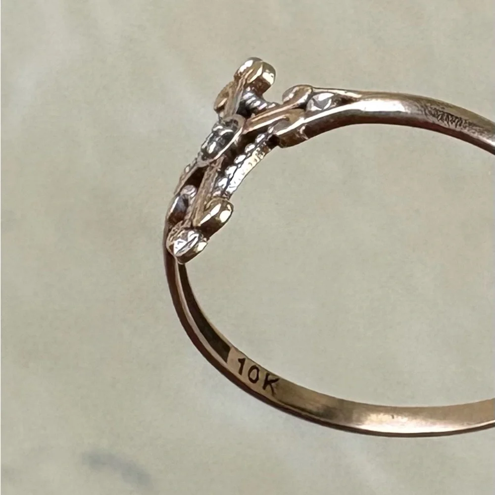 Solid 10k yellow gold cross ring size 7-7.5 - Picture 3 of 3